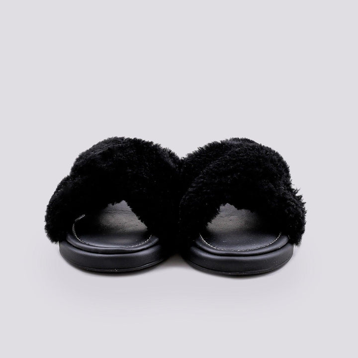 CIABATTA IN PELLE NERA CON PELO ECOLOGICO