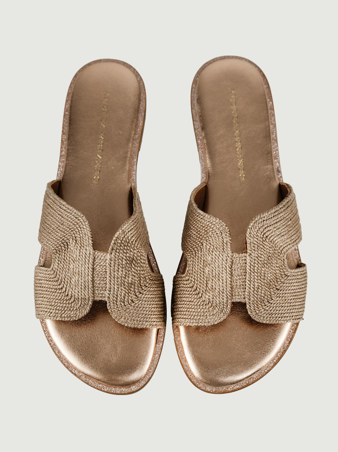 CIABATTINA IN RAFIA CON FASCIA ORO