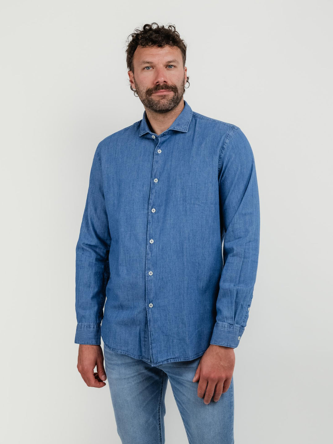 Camicia in denim lavaggio medio