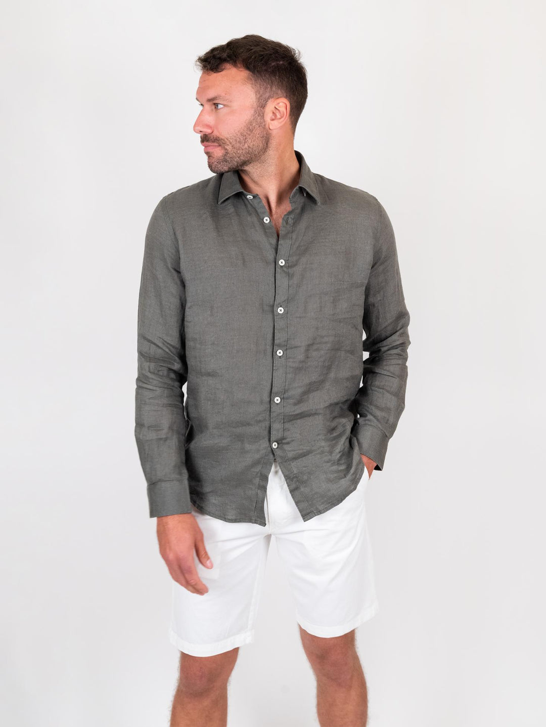 Camicia in lino verde militare