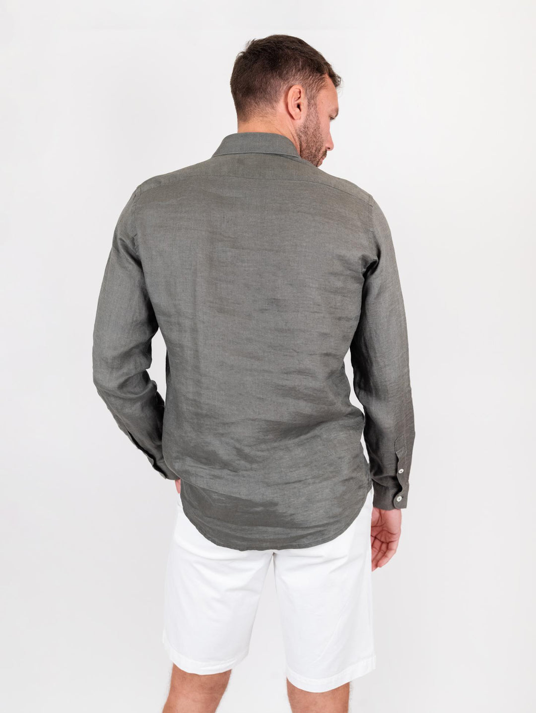 Camicia in lino verde militare