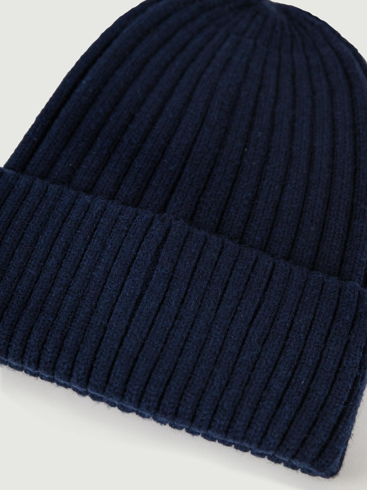 Cappellino blu a coste
