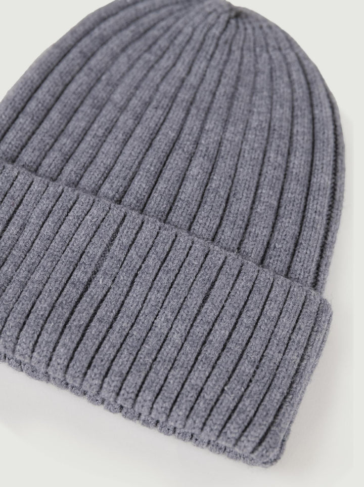 Cappellino grigio a coste