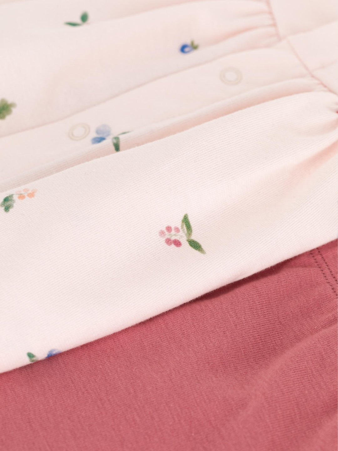 Completo due pezzi in cotone con blusa a volant bebè