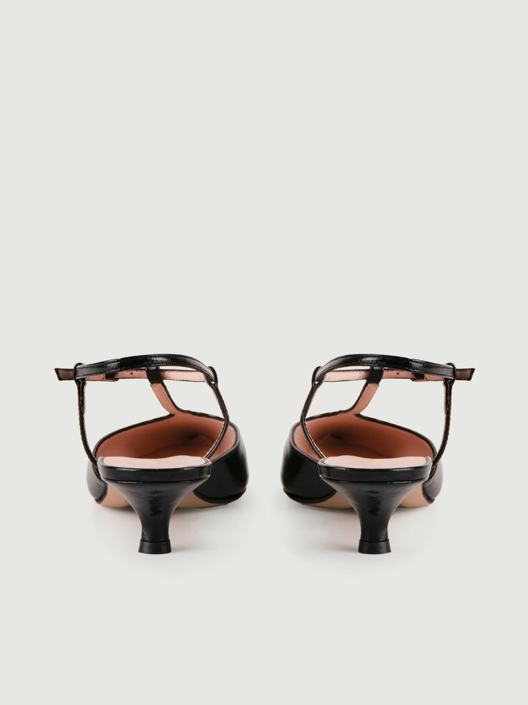 Décolleté con cinturino nera