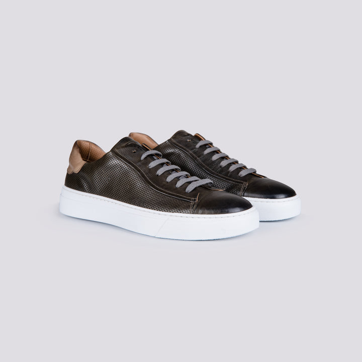 SNEAKER IN PELLE TRAFORATA COLOR VERDONE