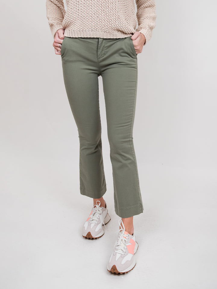 PANTALONE COLOR VERDE A TROMBETTA