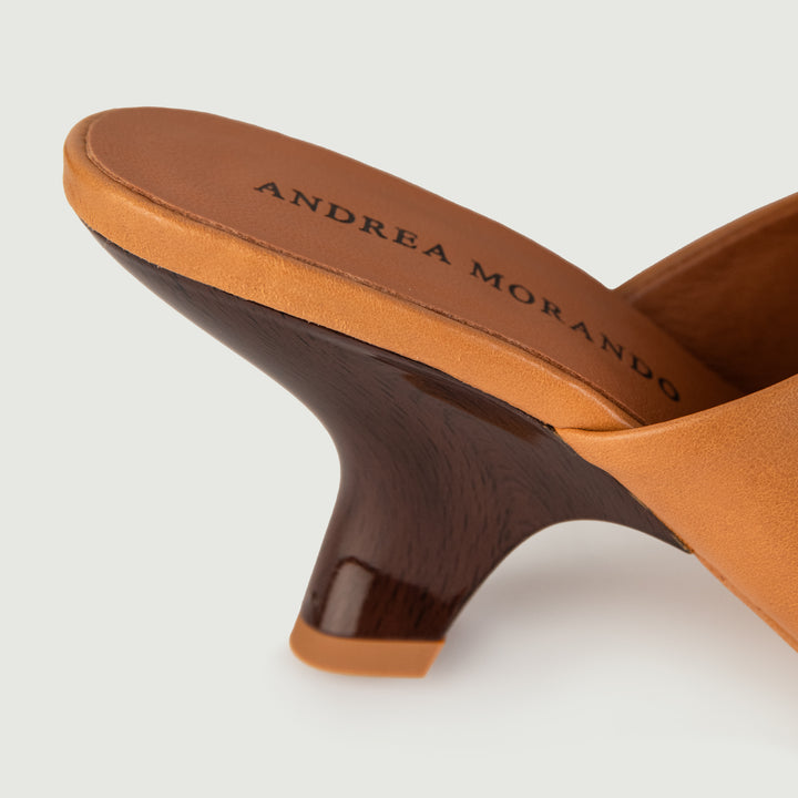 SABOT CON MAXI FASCIA IN PELLE CARAMELLO 24074/750H CAMMELLO ANDREA MORANDO 