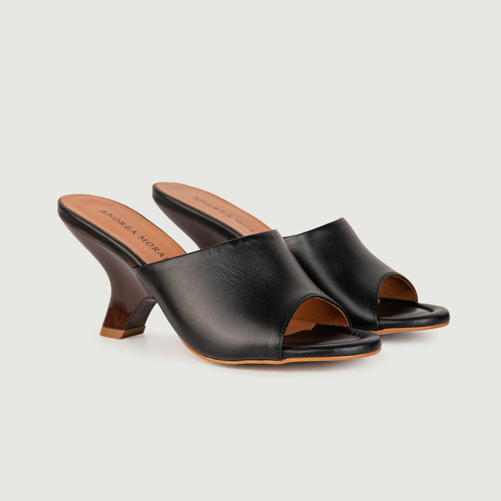 SABOT CON MAXI FASCIA IN PELLE NERA 24074/750H NERO ANDREA MORANDO 