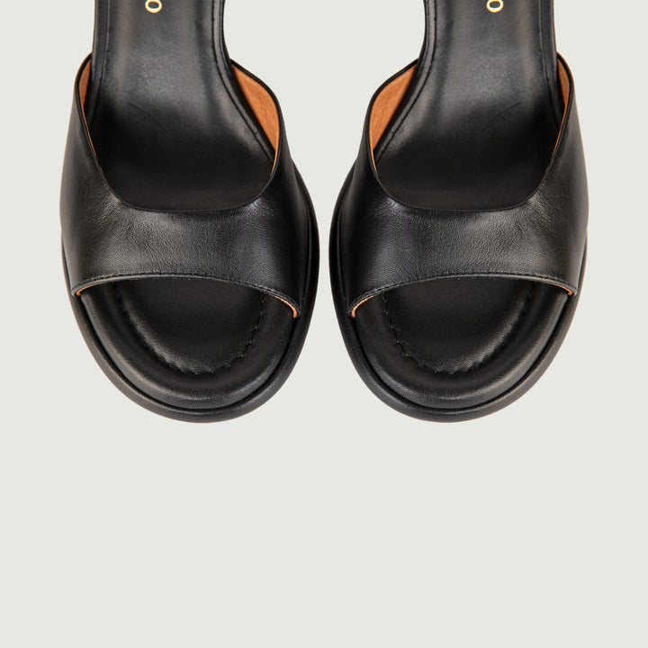 SANDALO IN PELLE NERA CON TACCO A ROCCHETTO 24099/467A NERO ANDREA MORANDO 