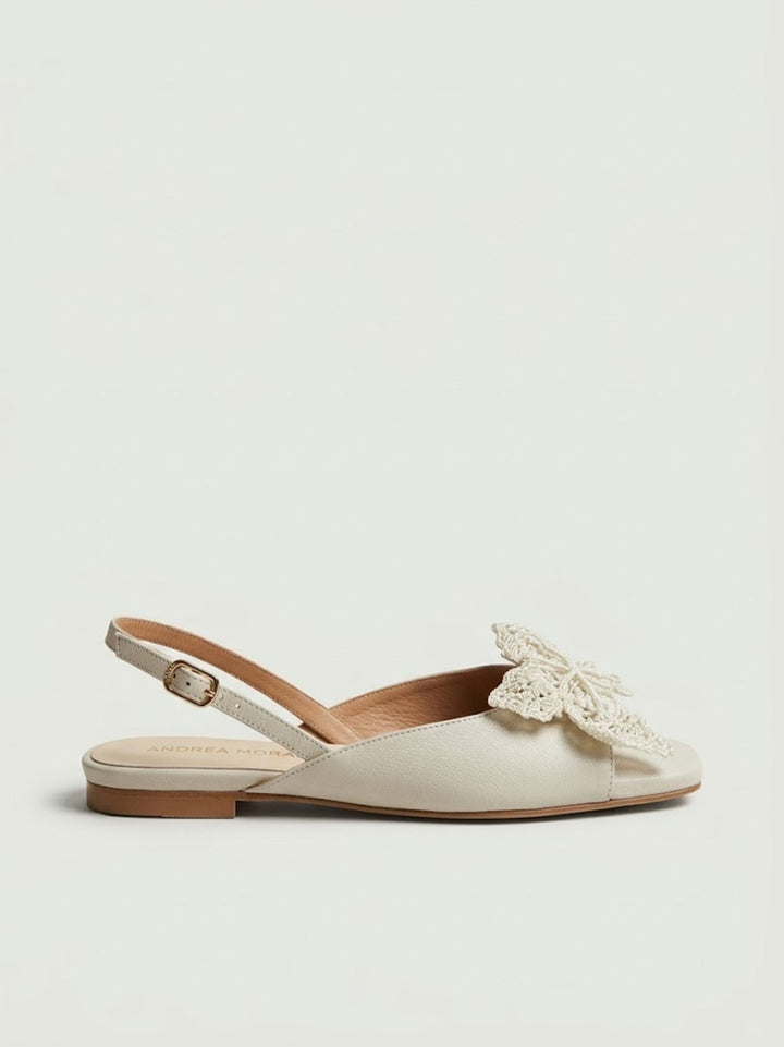Sandalo con fiore crochet in pelle beige 26027 LATTE ANDREA MORANDO 