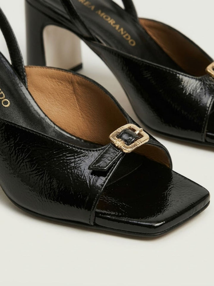 Sandalo con fibbia in pelle verniciata nera 26036 NEGRO ANDREA MORANDO 