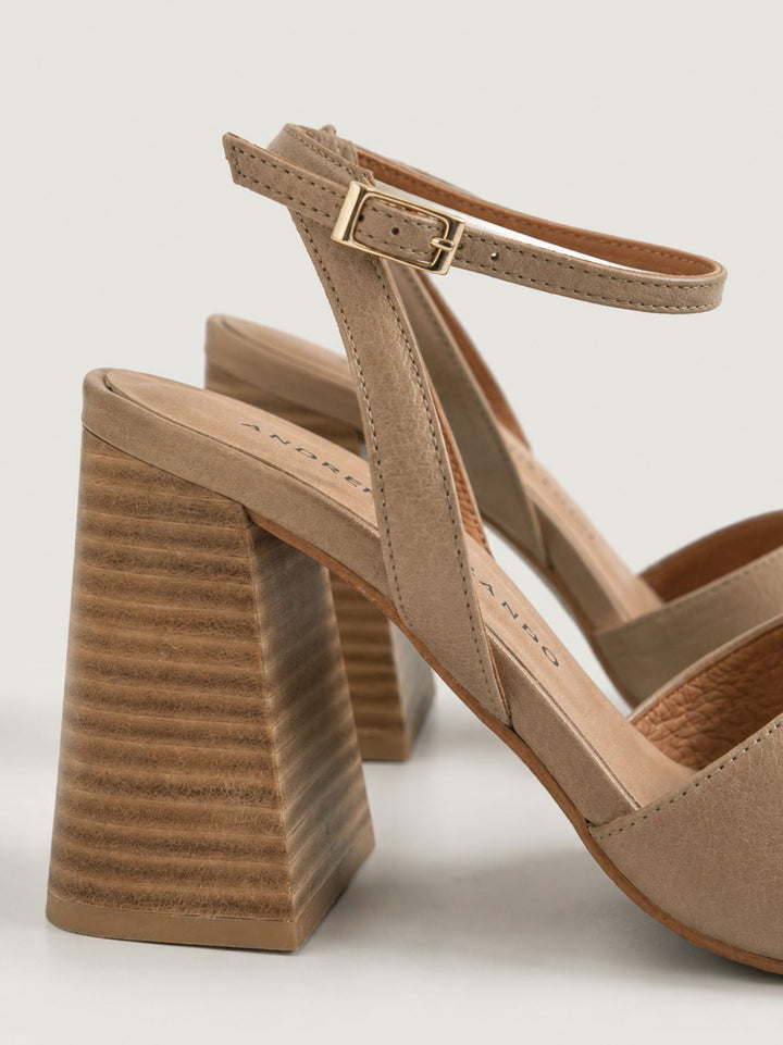 Sandalo con tacco a blocco in pelle scamosciata taupe 26080 TAUPE ANDREA MORANDO 