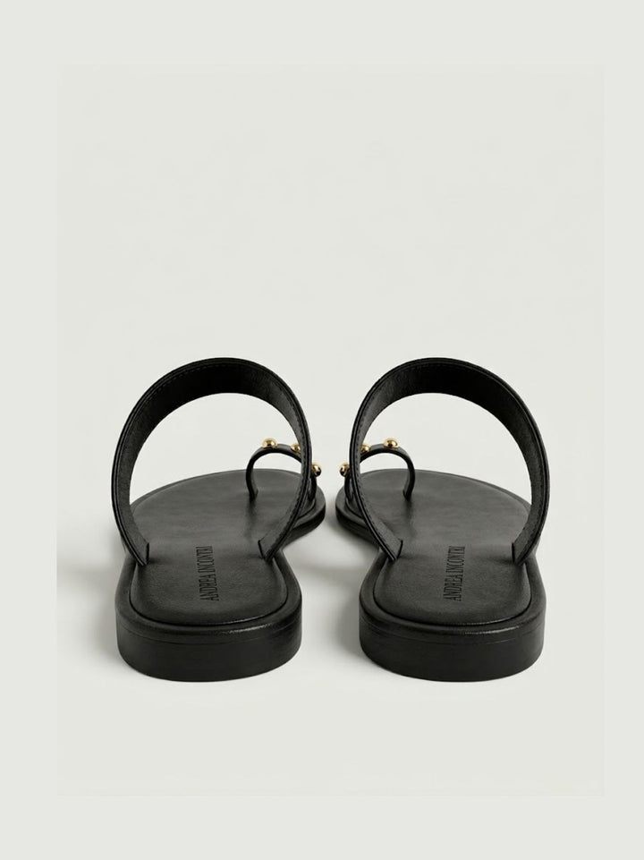 Sandalo basso in pelle nera con borchie 599 NERO ANDREA MORANDO 