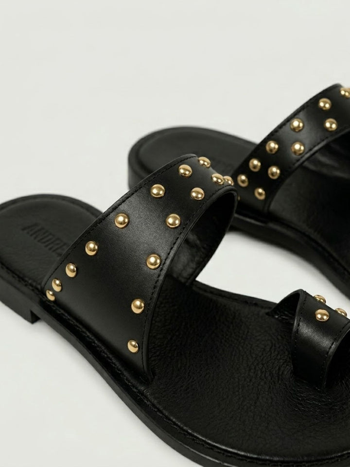 Sandalo basso in pelle nera con borchie 599 NERO ANDREA MORANDO 