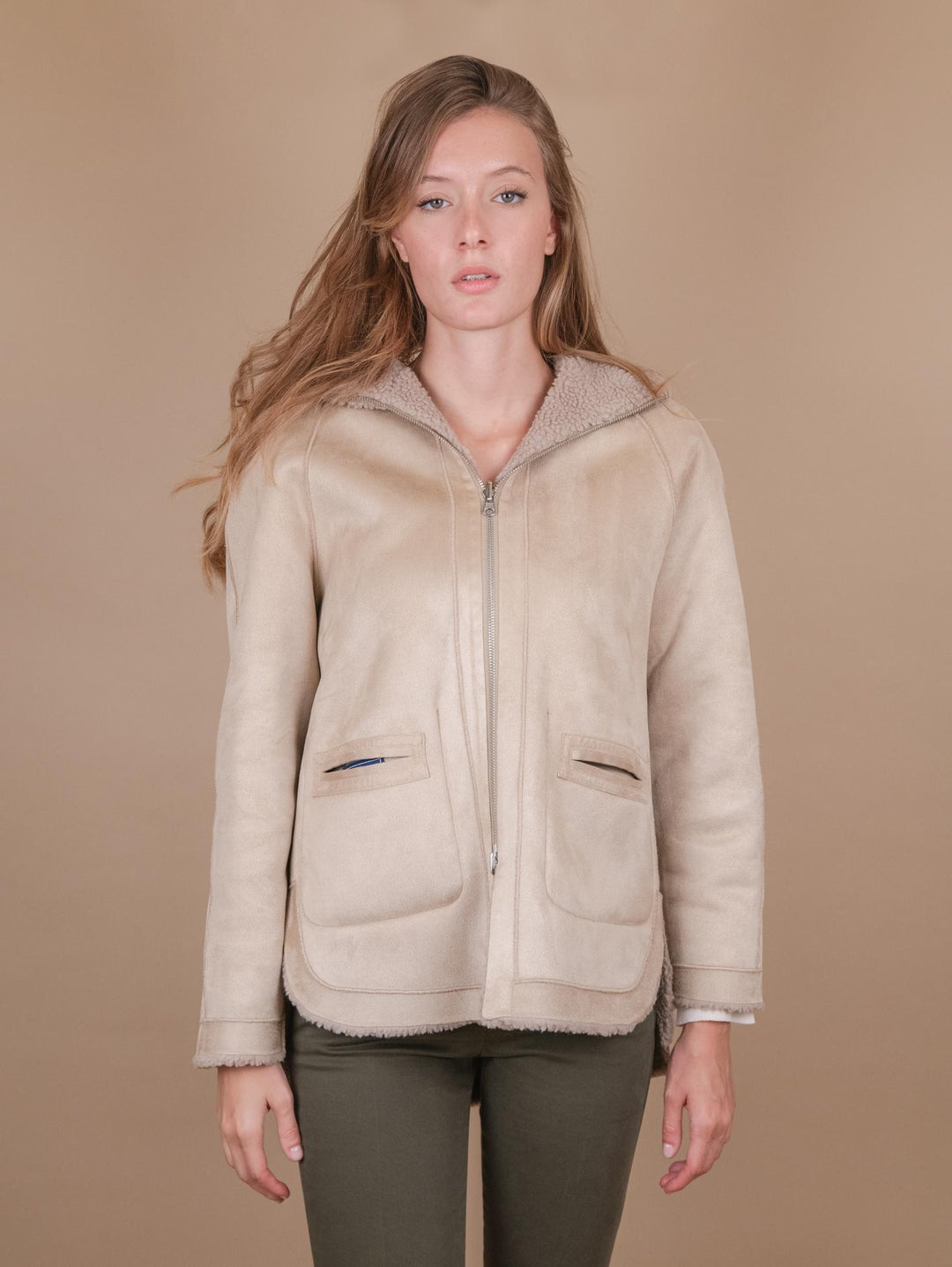 GIACCA CON CAPPUCCIO REVERSIBILE IN ECO-MONTONE BEIGE