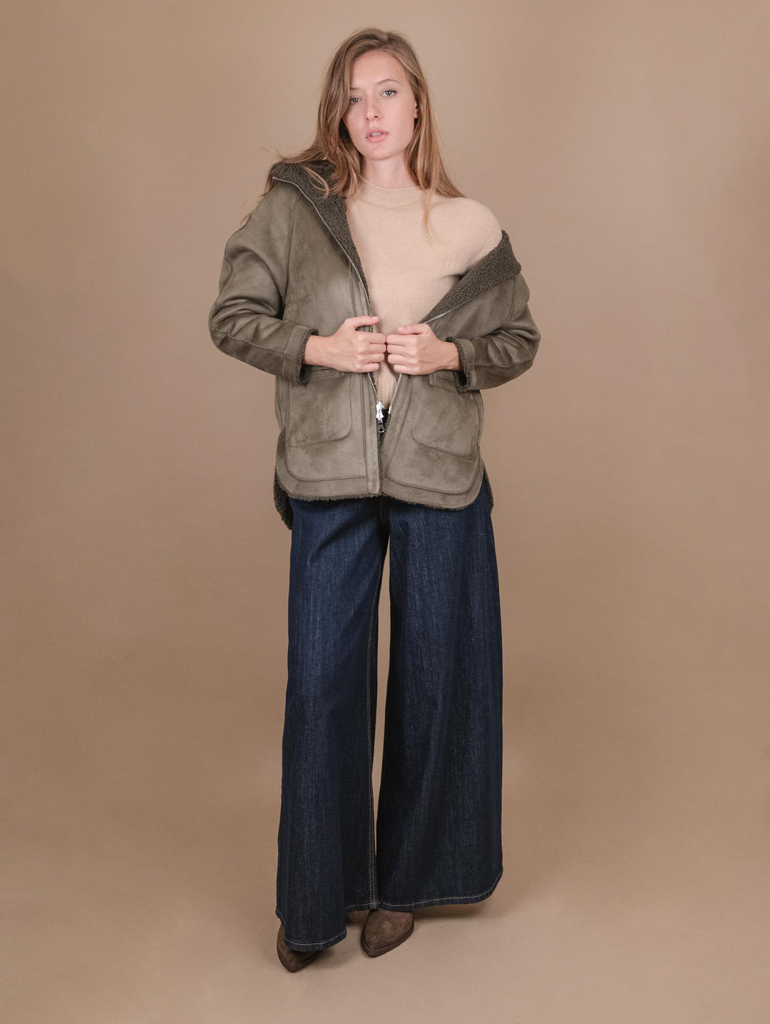 GIACCA CON CAPPUCCIO REVERSIBILE IN ECO-MONTONE VERDE
