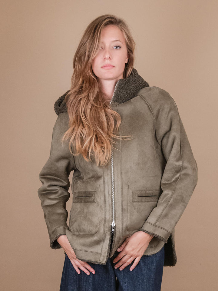GIACCA CON CAPPUCCIO REVERSIBILE IN ECO-MONTONE VERDE