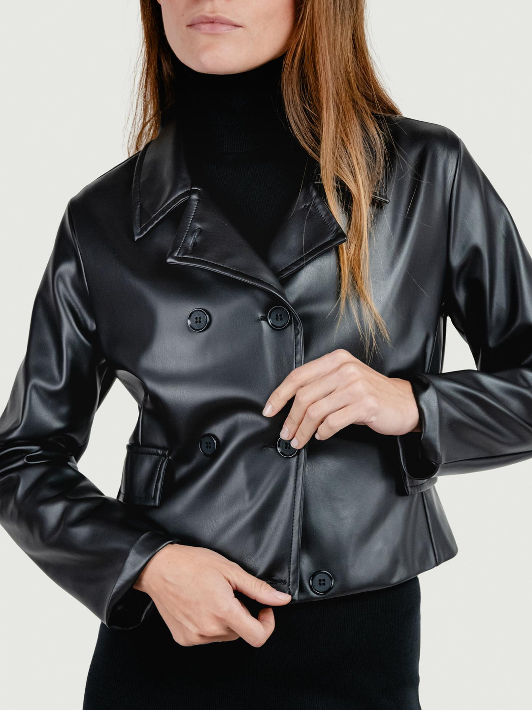 GIACCA CROPPED DOPPIOPETTO IN ECOPELLE NERA