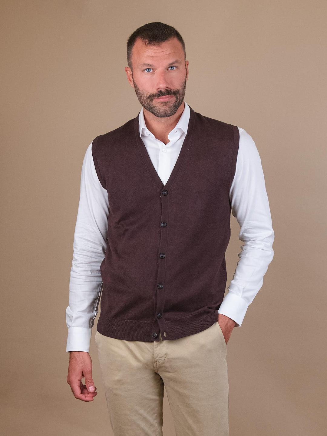 GILET CON BOTTONI MARRONE