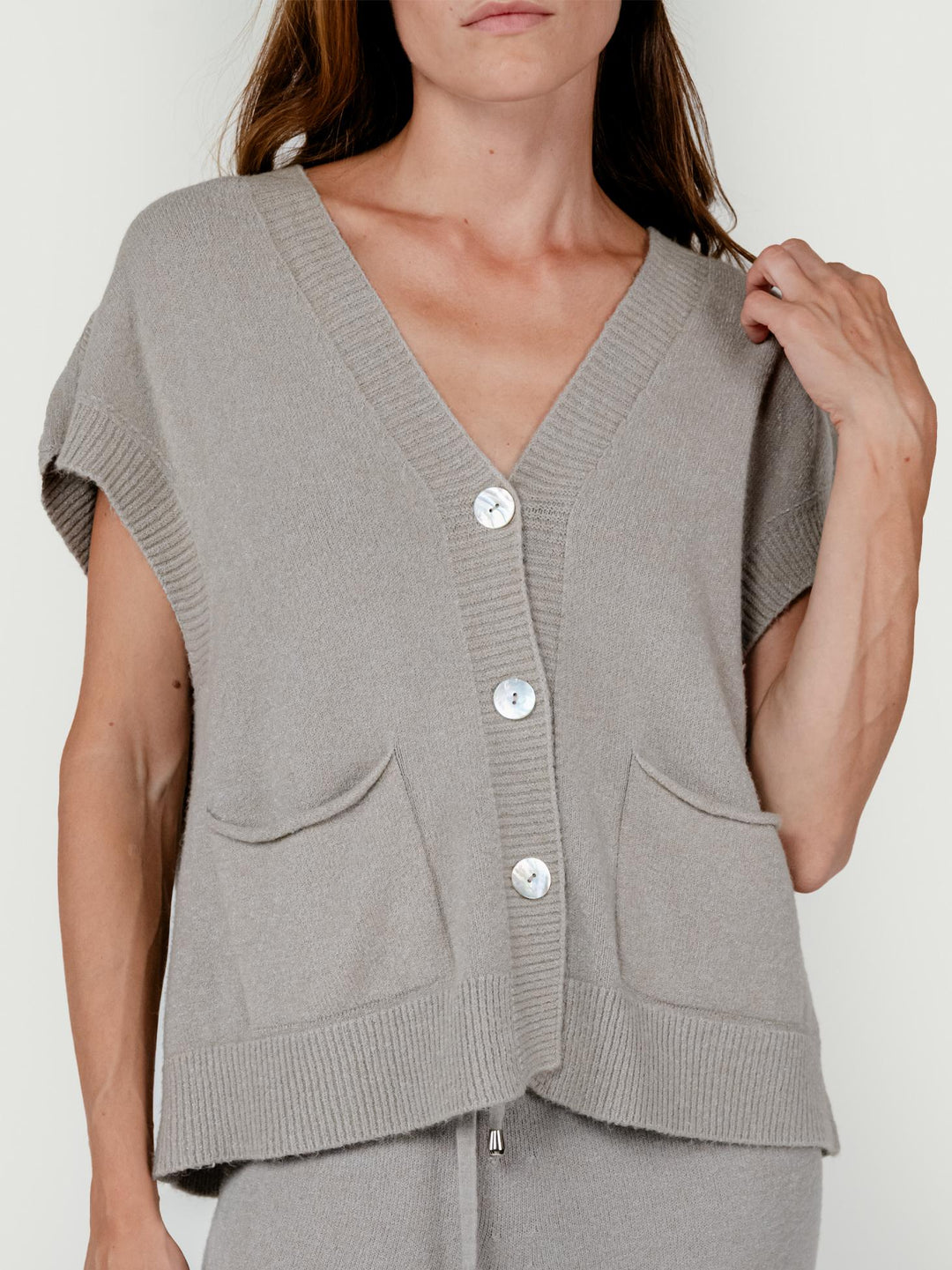 GILET CON BOTTONI TORTORA