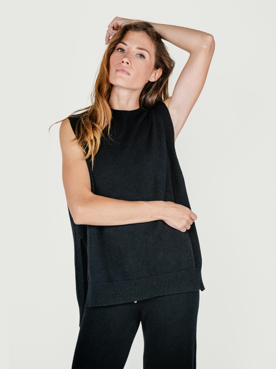 GILET LUNGO IN MAGLIA NERO