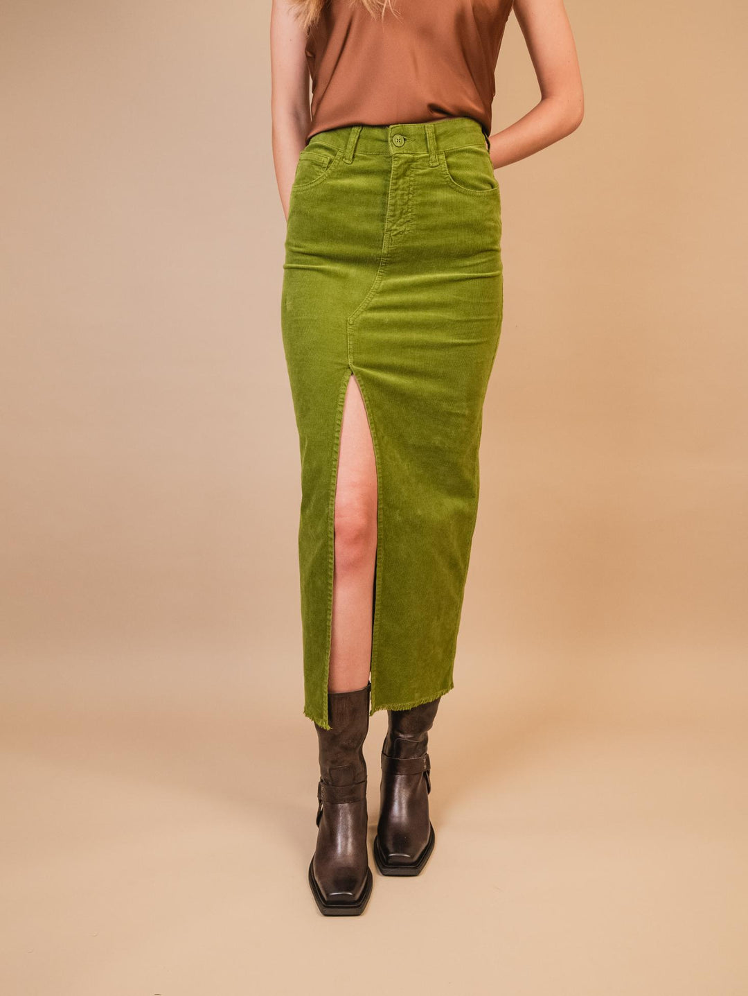 GONNA LUNGA CON MAXI SPACCO FRONTALE  IN VELLUTO VERDE PISTACCHIO