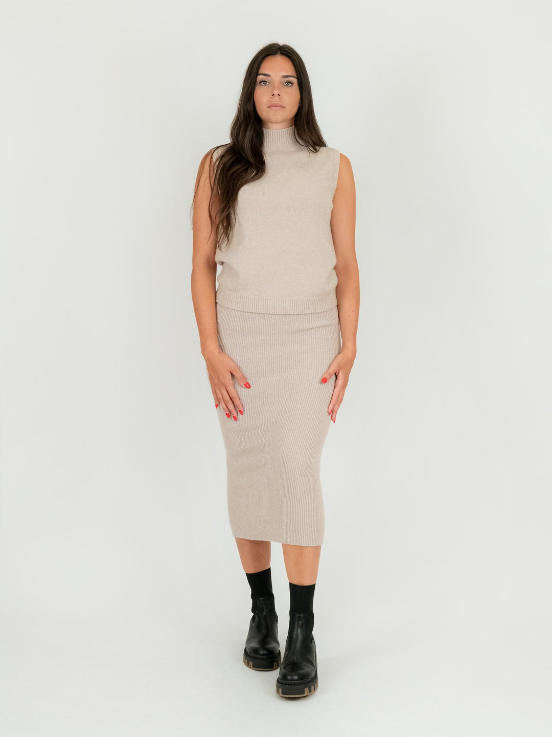GONNA MIDI A TUBINO IN MAGLIA BEIGE