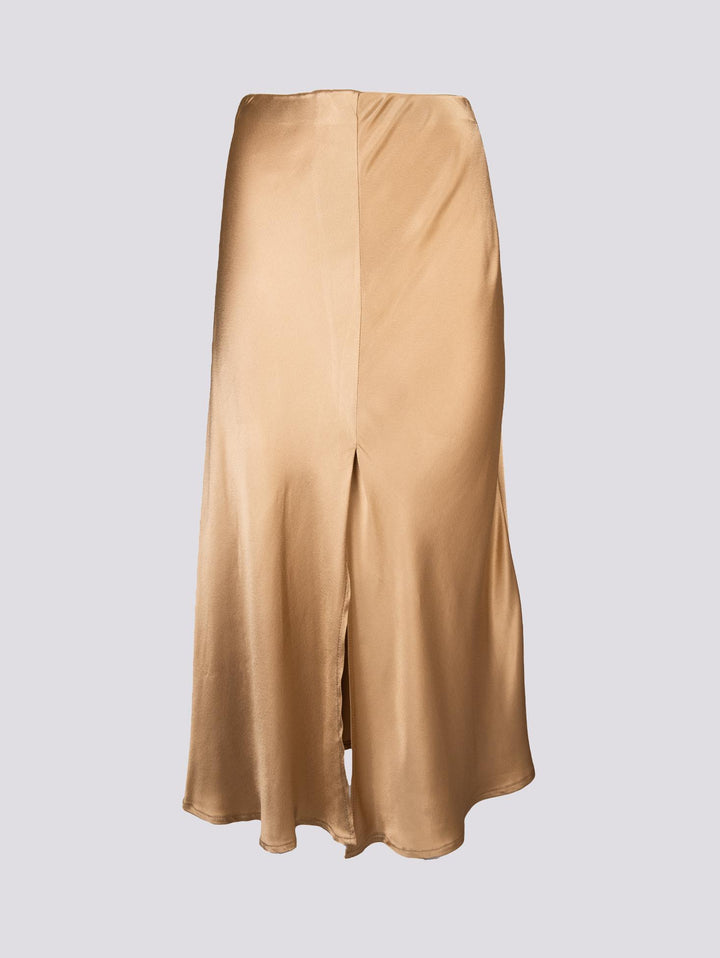 Gonna lunga in raso caramello con spacco