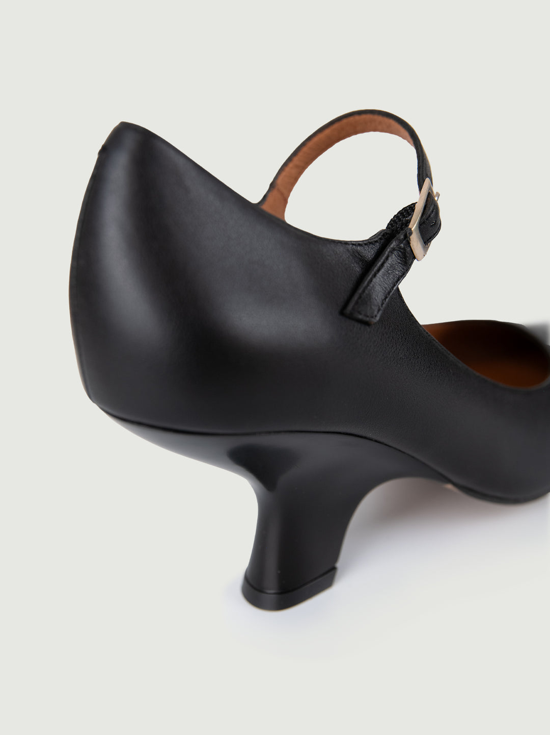 DÉCOLLETÉ IN PELLE NERA 24572NAPPA NERO ANDREA MORANDO 