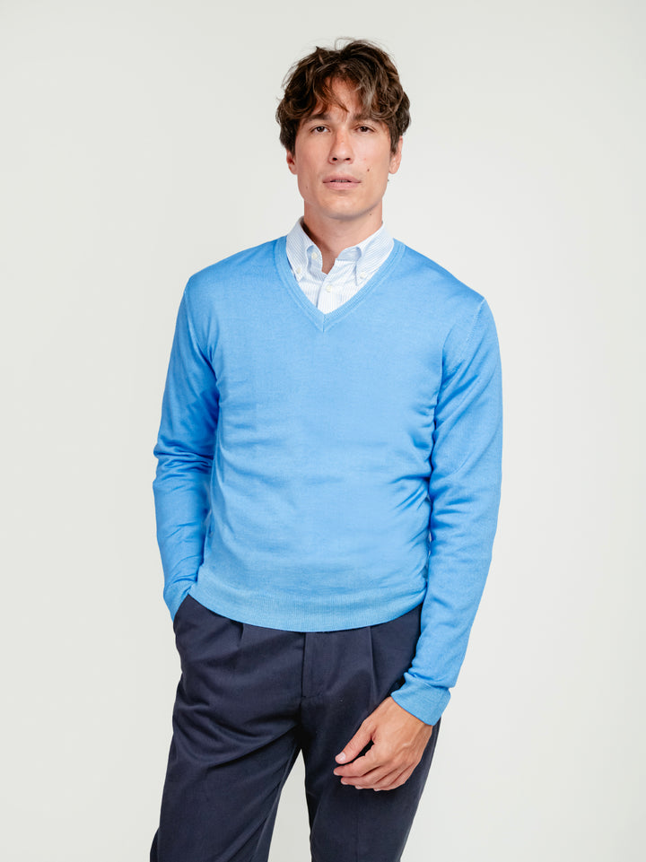 MAGLIA CON SCOLLO A V IN LANA MERINO CELESTE 0001 197 FIESOLI DANIELE 