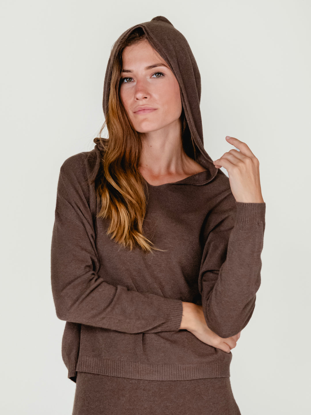 MAGLIA CON CAPPUCCIO TABACCO 022004 0930 BIMOR 