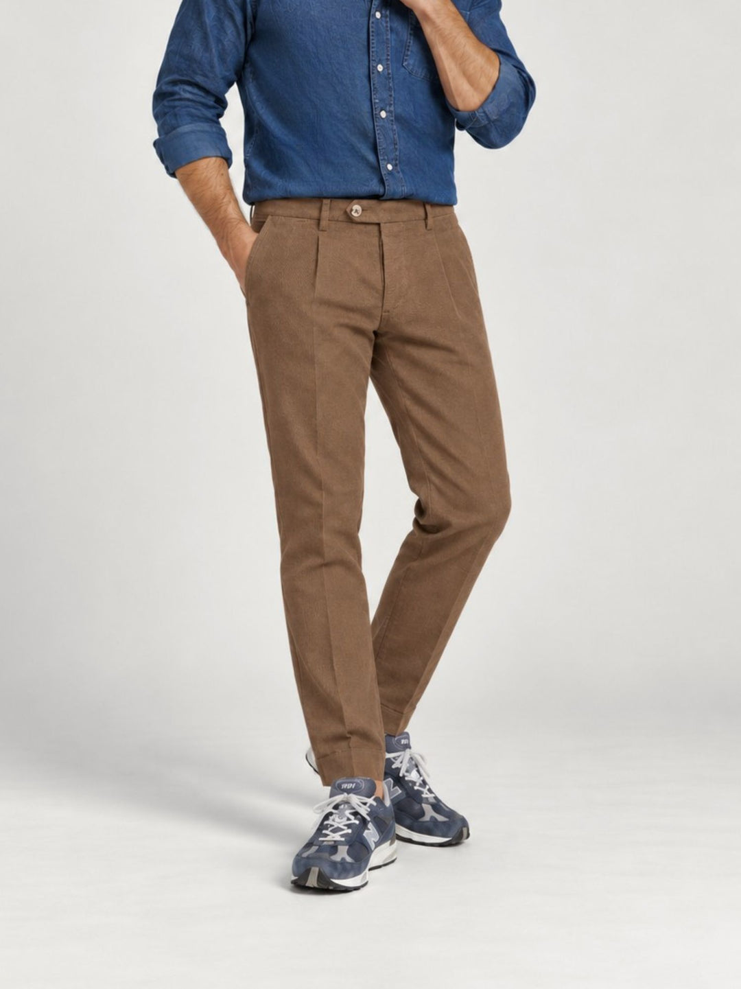 Pantalone con pinces in cotone testurizzato pecan POUL KAZAN 25 ANDREA MORANDO 
