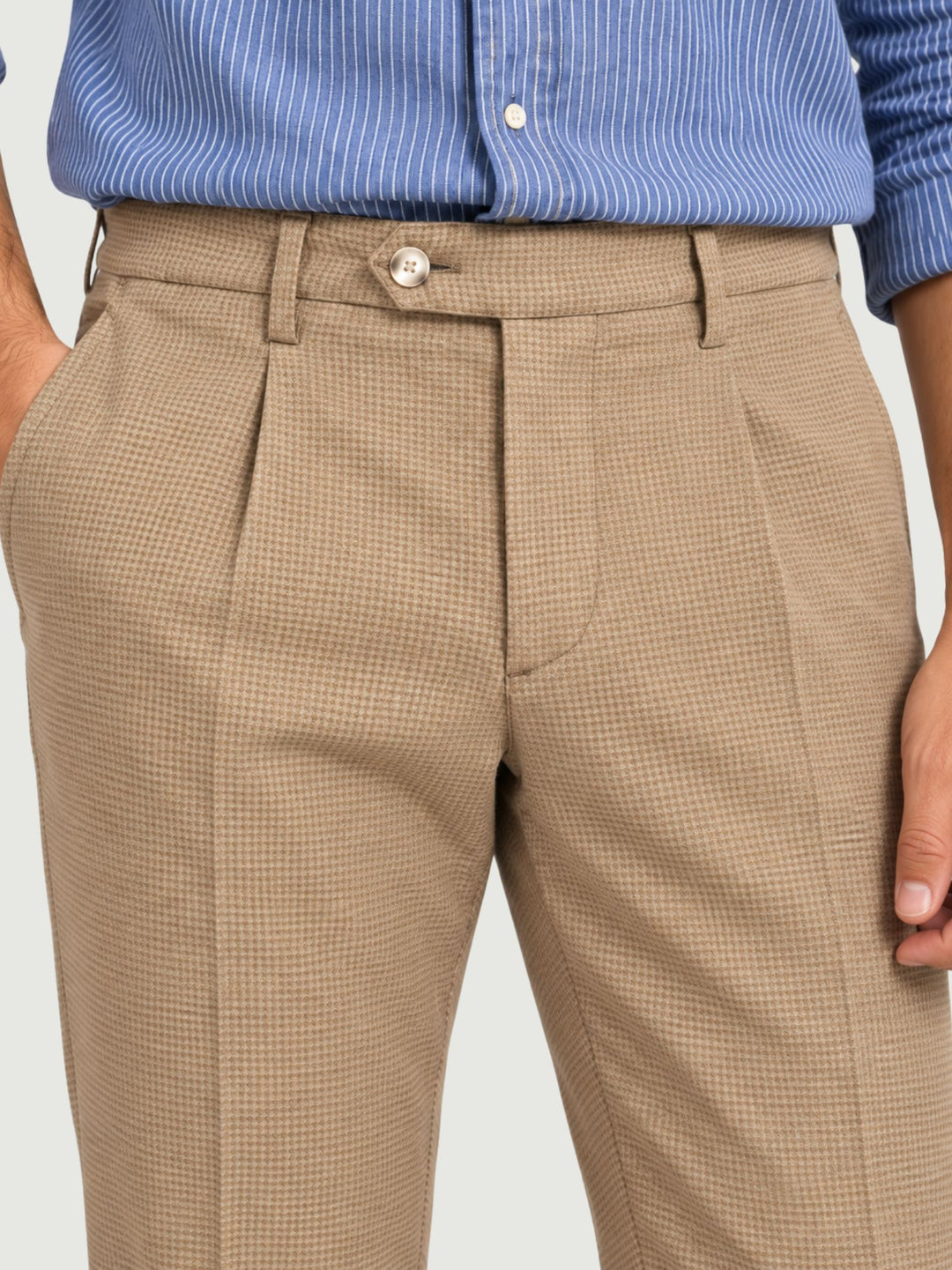 Pantalone con pinces in cotone testurizzato sabbia POUL KAZAN 44 ANDREA MORANDO 
