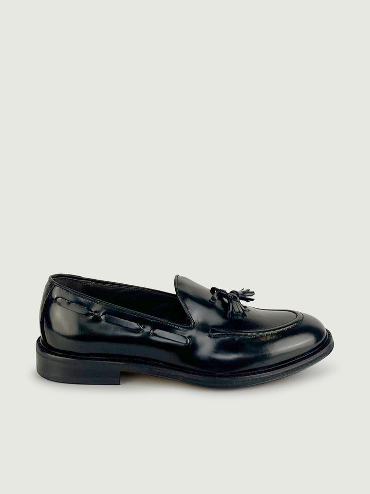 Mocassino con nappine in pelle abrasivata nera 18401 NERO ANDREA MORANDO 