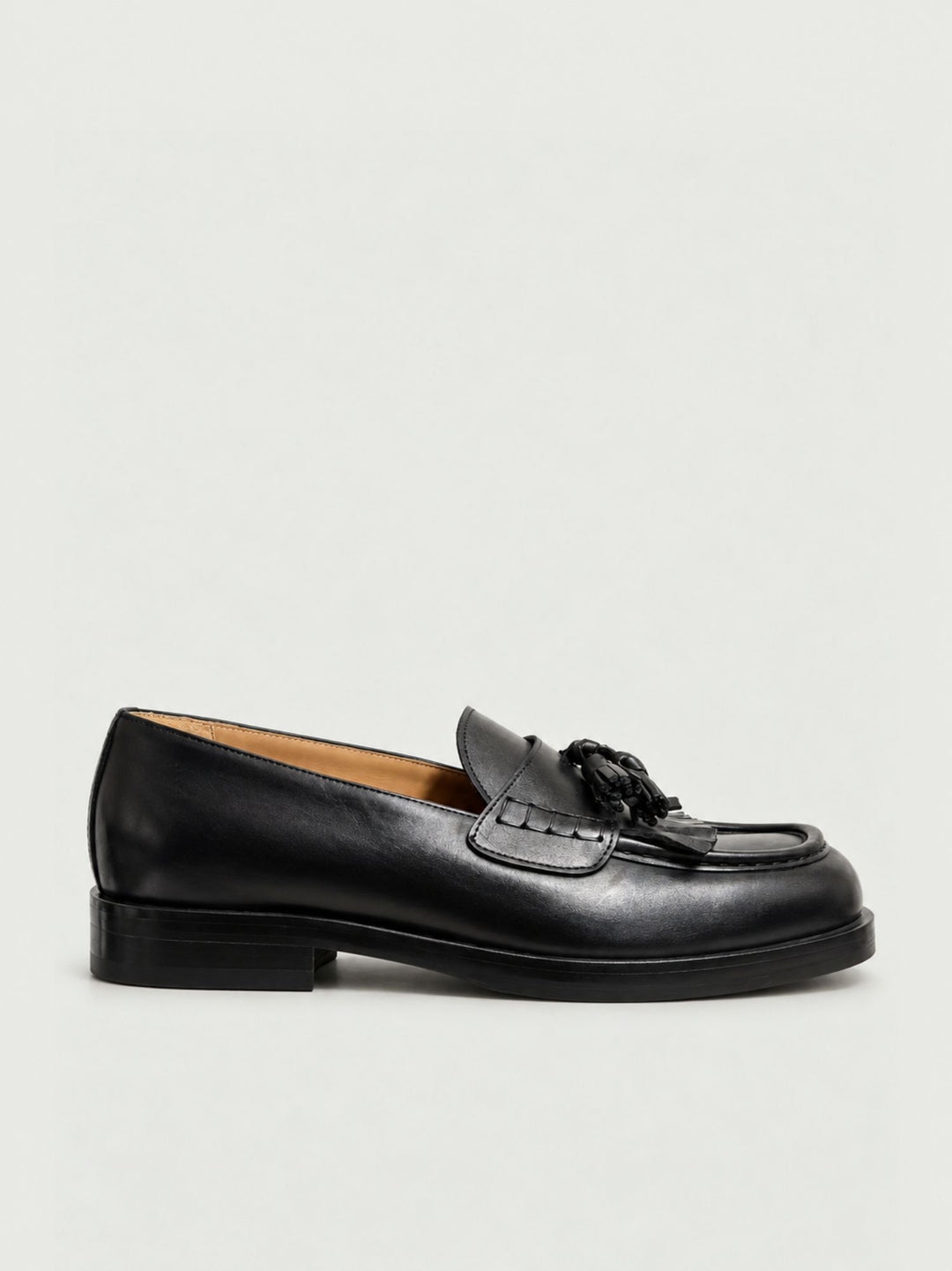 Mocassino con nappine in pelle spazzolata nera 801 NERO ANDREA MORANDO 