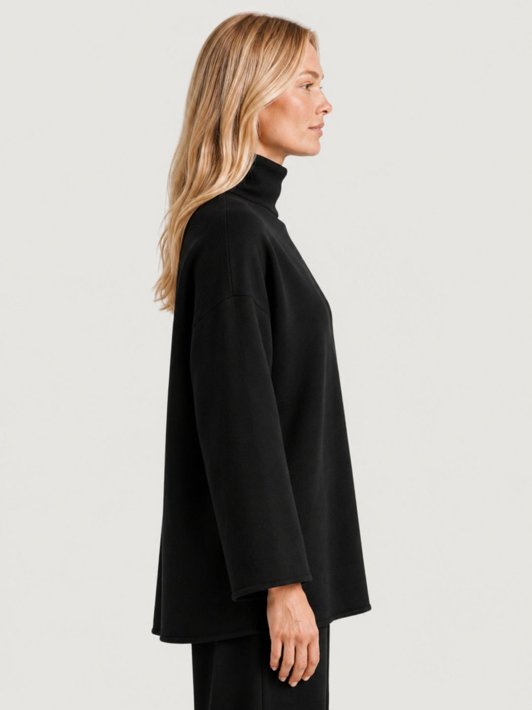 Maglione Kari over a collo alto in maglia licorice 0370174 0010 BIMOR 