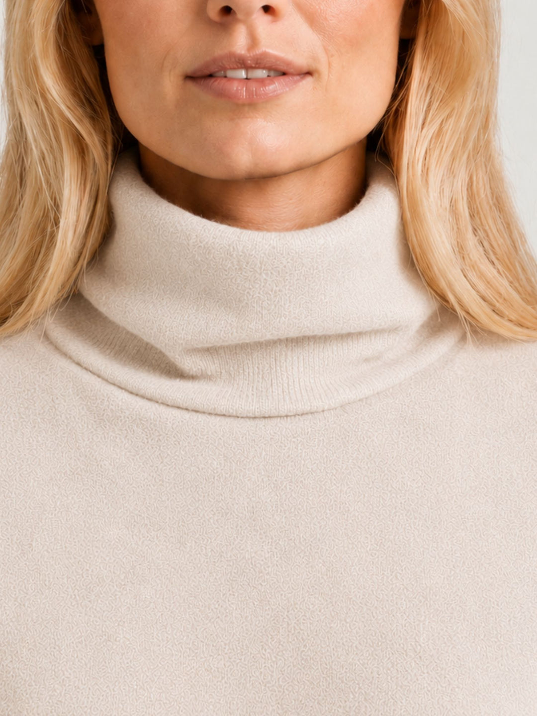 Maglione over a collo alto panna 0370174 0071 BIMOR 