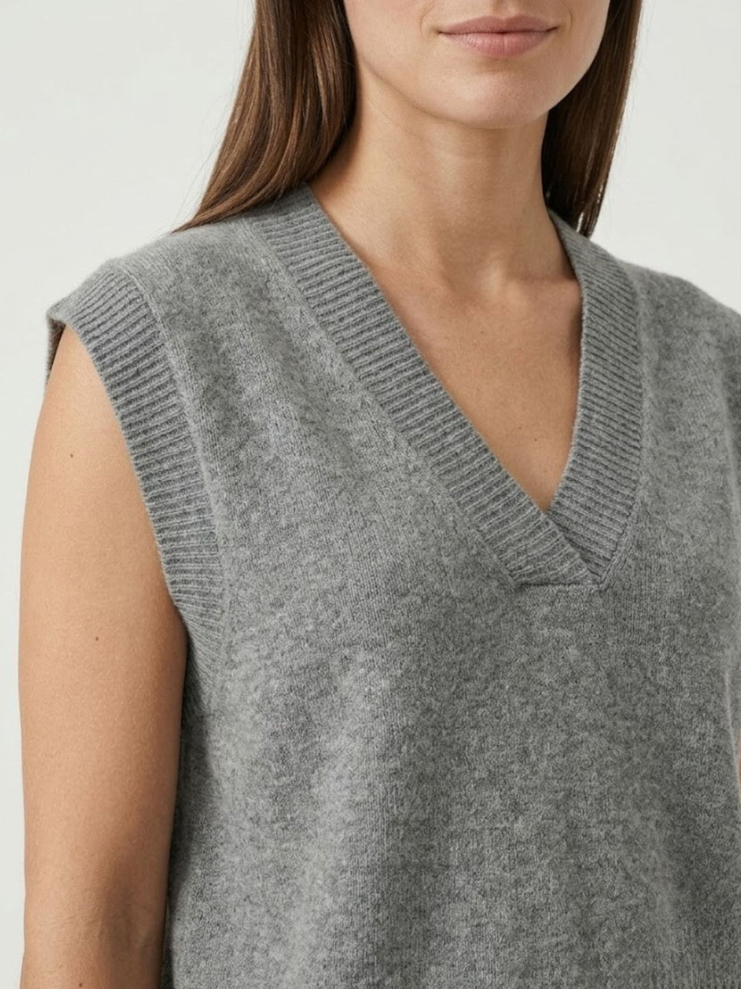 Gilet con scollo a V in maglia carbone 0370219 0022 ANDREA MORANDO 