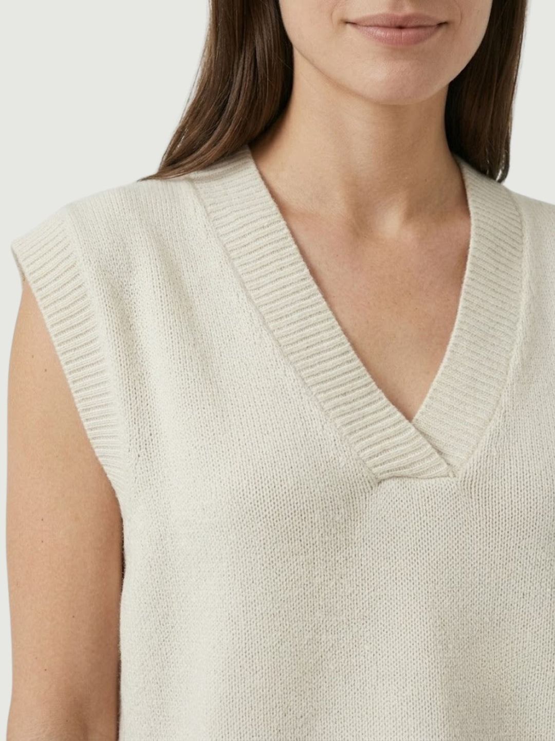 Gilet con scollo a V in maglia panna 0370219 0071 ANDREA MORANDO 