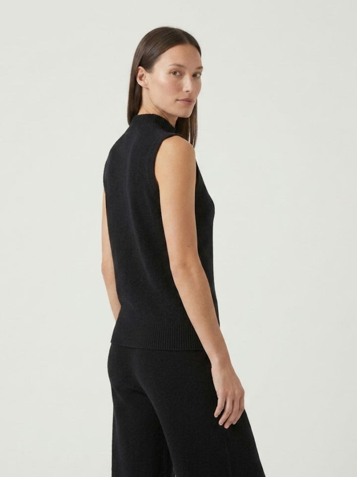 Gilet Eli con collo a lupetto in maglia licorice 0370236 0010 BIMOR 