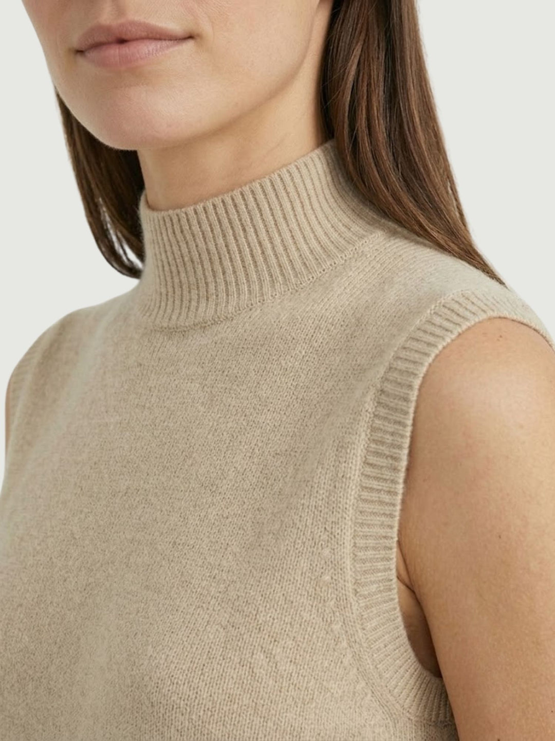 Gilet Eli con collo a lupetto in maglia caffellatte 0370236 0080 BIMOR 