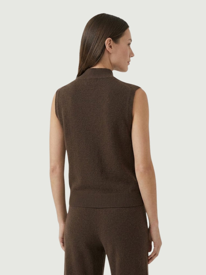 Gilet Eli con collo a lupetto in maglia cioccolato 0370236 0196 BIMOR 