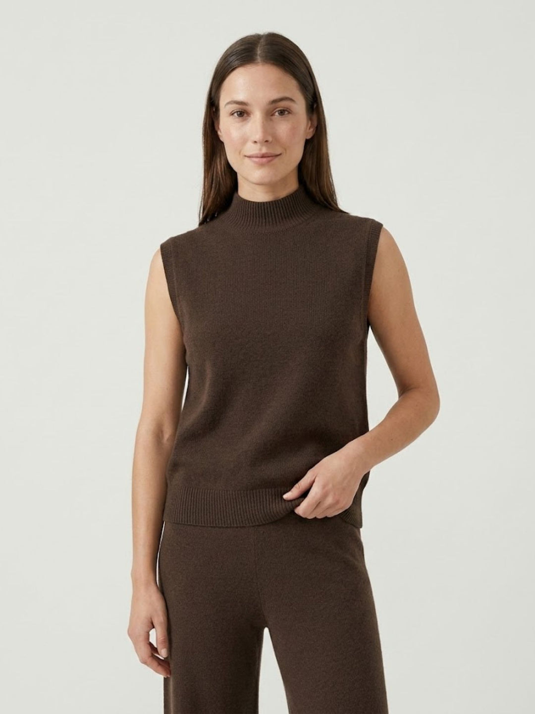 Gilet Eli con collo a lupetto in maglia cioccolato 0370236 0196 BIMOR 