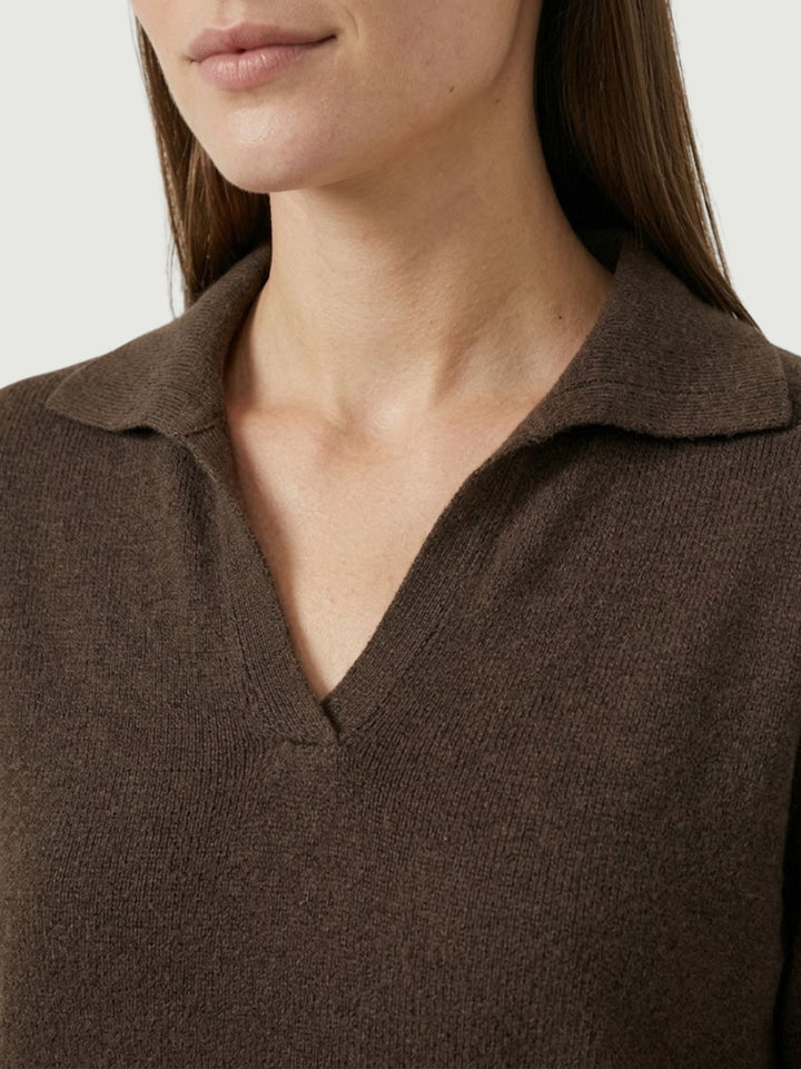 Maglia con colletto polo cioccolato 0520913 0196 ANDREA MORANDO 