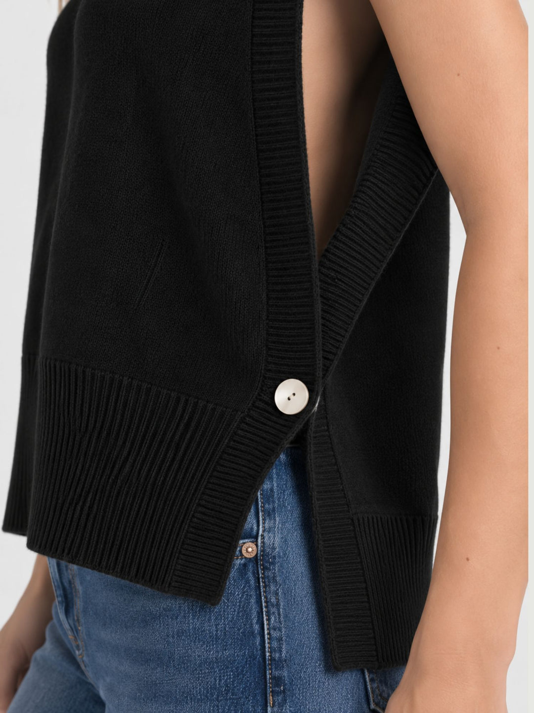 Gilet Bea aperto sui fianchi in maglia licorice 057015 0010 BIMOR 