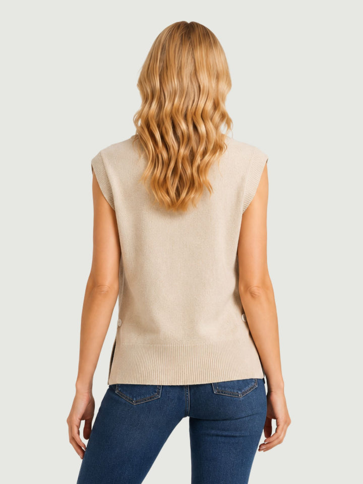 Gilet in maglia caffellatte aperto sui fianchi 057015 0080 ANDREA MORANDO 