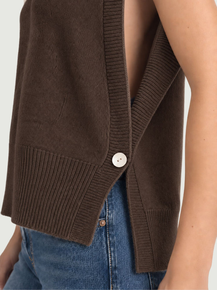 Gilet Bea aperto sui fianchi in maglia cioccolato 057015 0196 BIMOR 