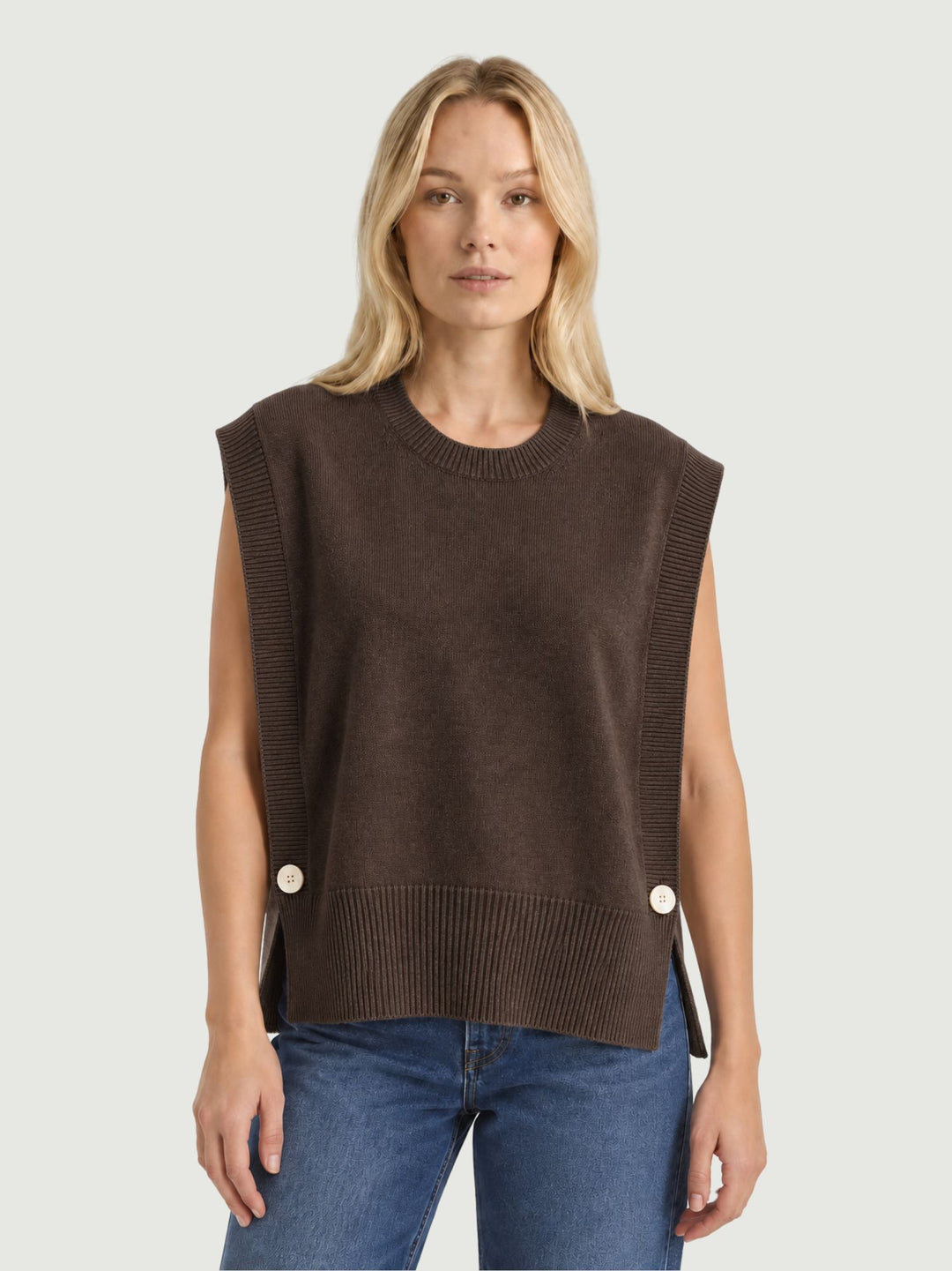 Gilet Bea aperto sui fianchi in maglia cioccolato 057015 0196 BIMOR 