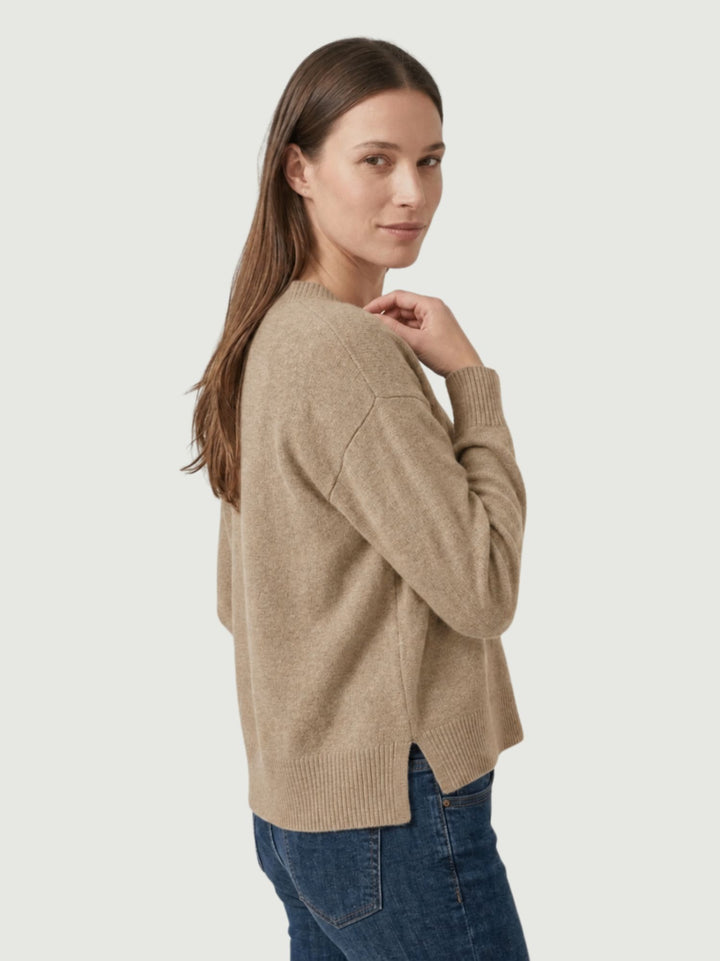 Maglia Betti con scollo a V nocciola 0570573 0083 BIMOR 